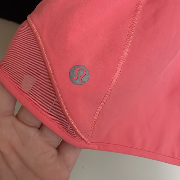 Lululemon ripen raspberry hotty hots 2.5 in - Picture 5 of 7